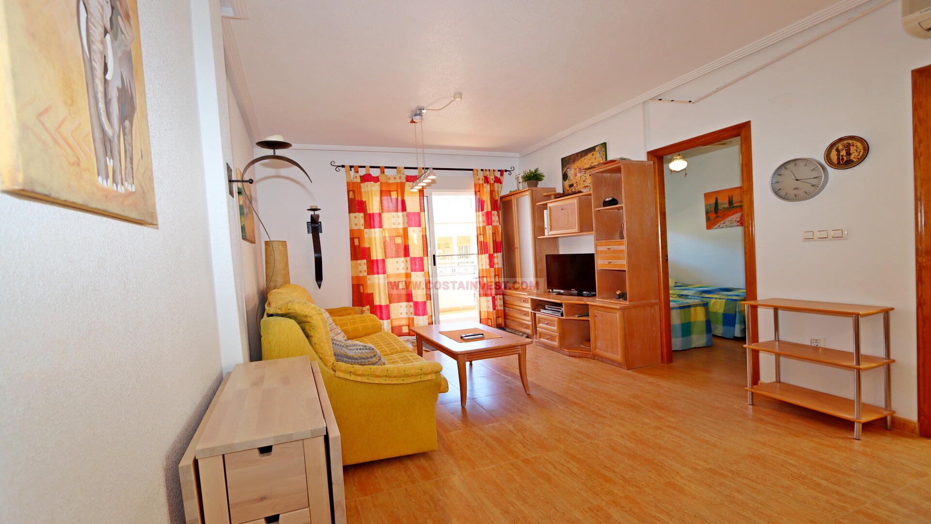Apartamento -
                                Orihuela Costa -
                                2 dormitorios -
                                5 ocupantes