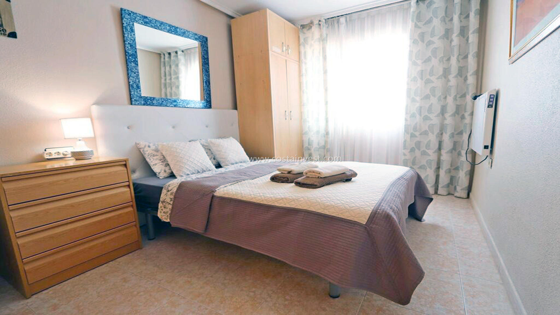Bungalow -
                                Torrevieja -
                                2 dormitorios -
                                4 ocupantes